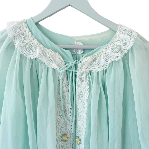 Vintage nylon nightgown and robe set mint green Size medium - Picture 5 of 8